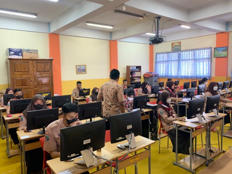 Laboratorium Bahasa & Multimedia