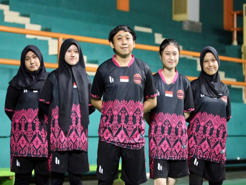 BADMINTON