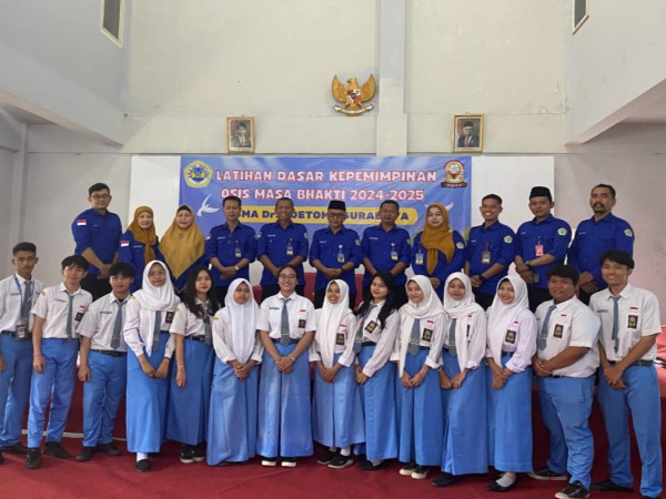 LATIHAN DASAR KEPEMIMPINAN OSIS SMA Dr. SOETOMO MASA BAKTI 2024-2025